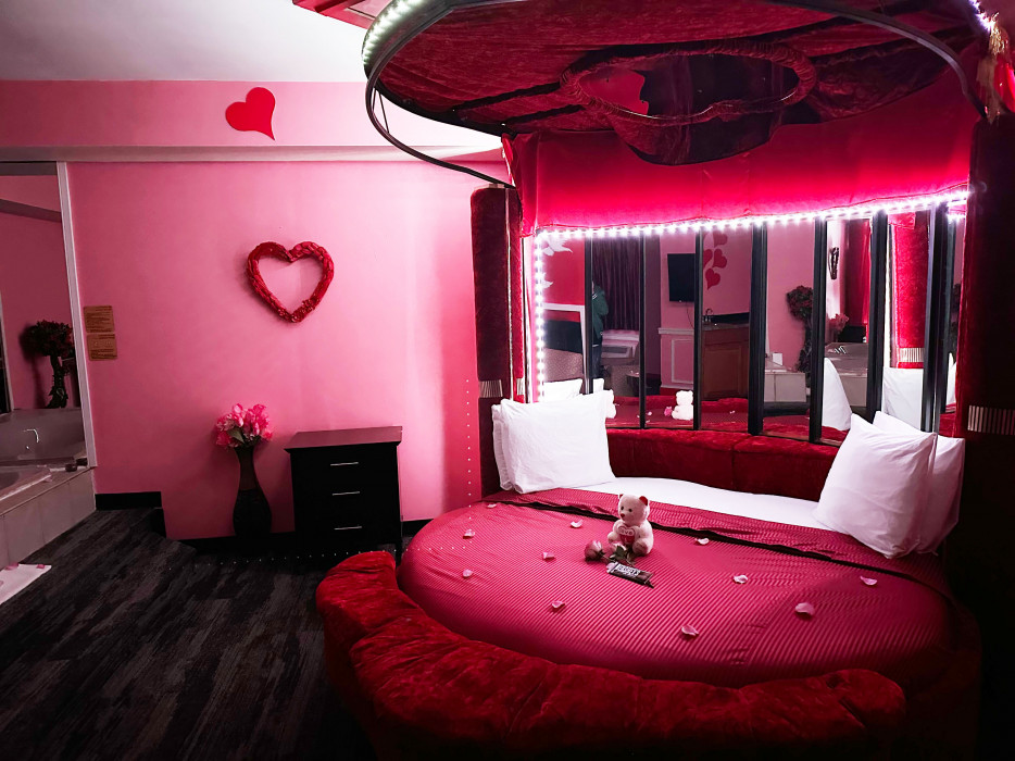 Sweetheart Romantic Suite