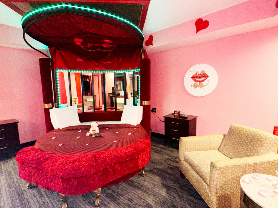 Sweetheart Romantic Suite